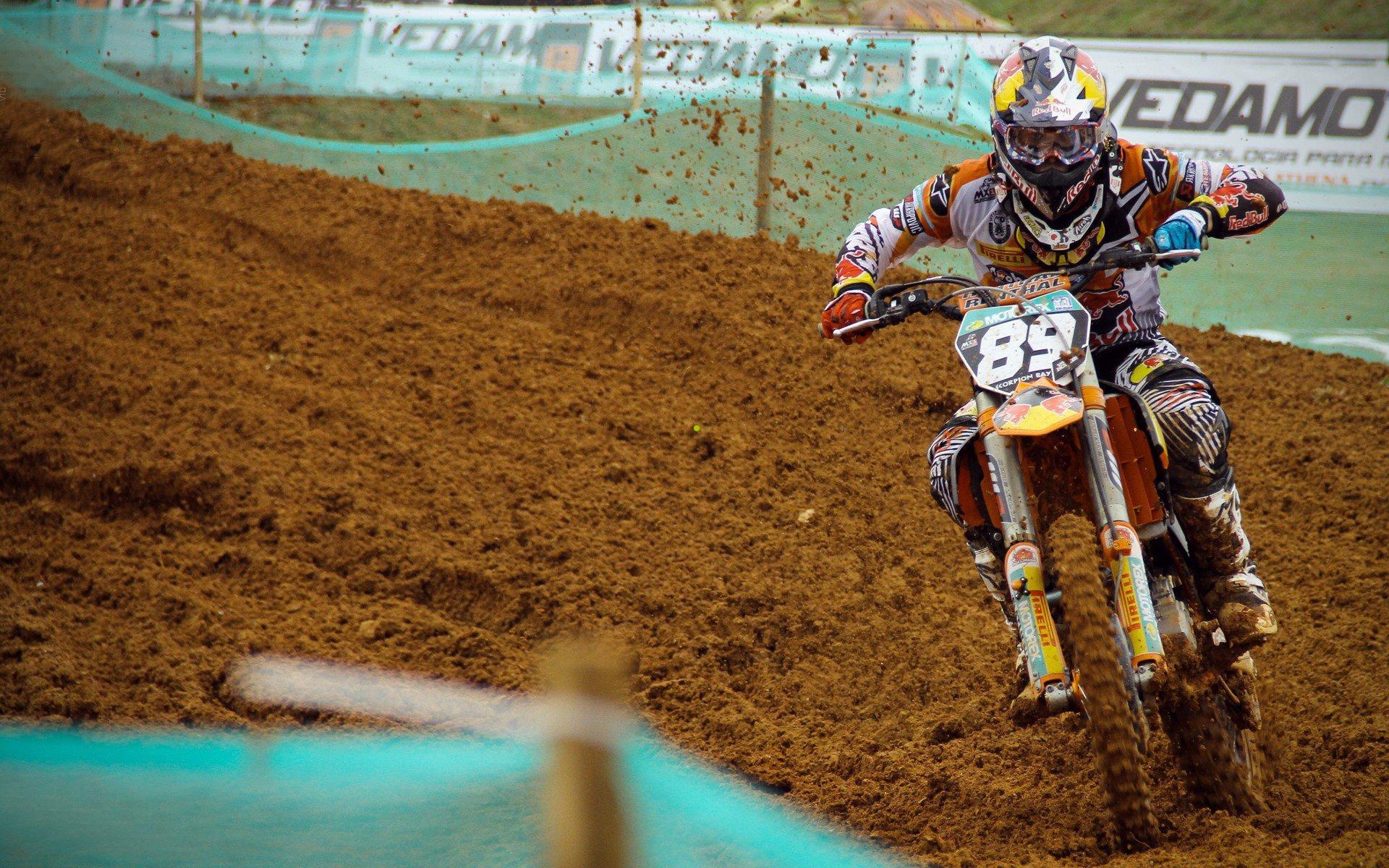 雷霆夺冠引爆全球热潮！俄城警局狗王P图庆贺火到国外，球迷狂欢破圈